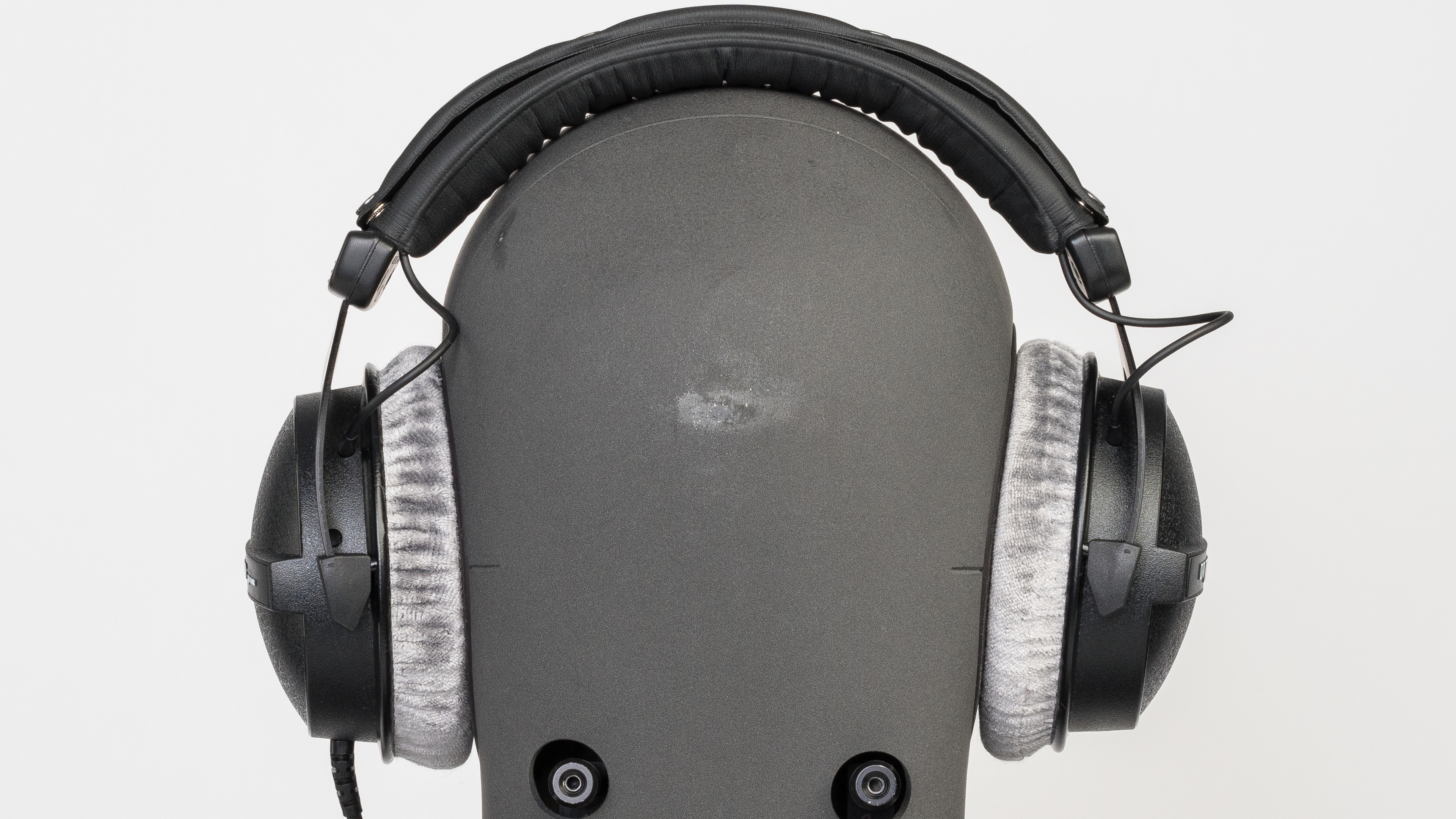Beyerdynamic DT 770 PRO Review - RTINGS.com