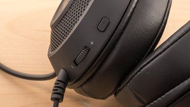 Razer Kraken X Controls Picture