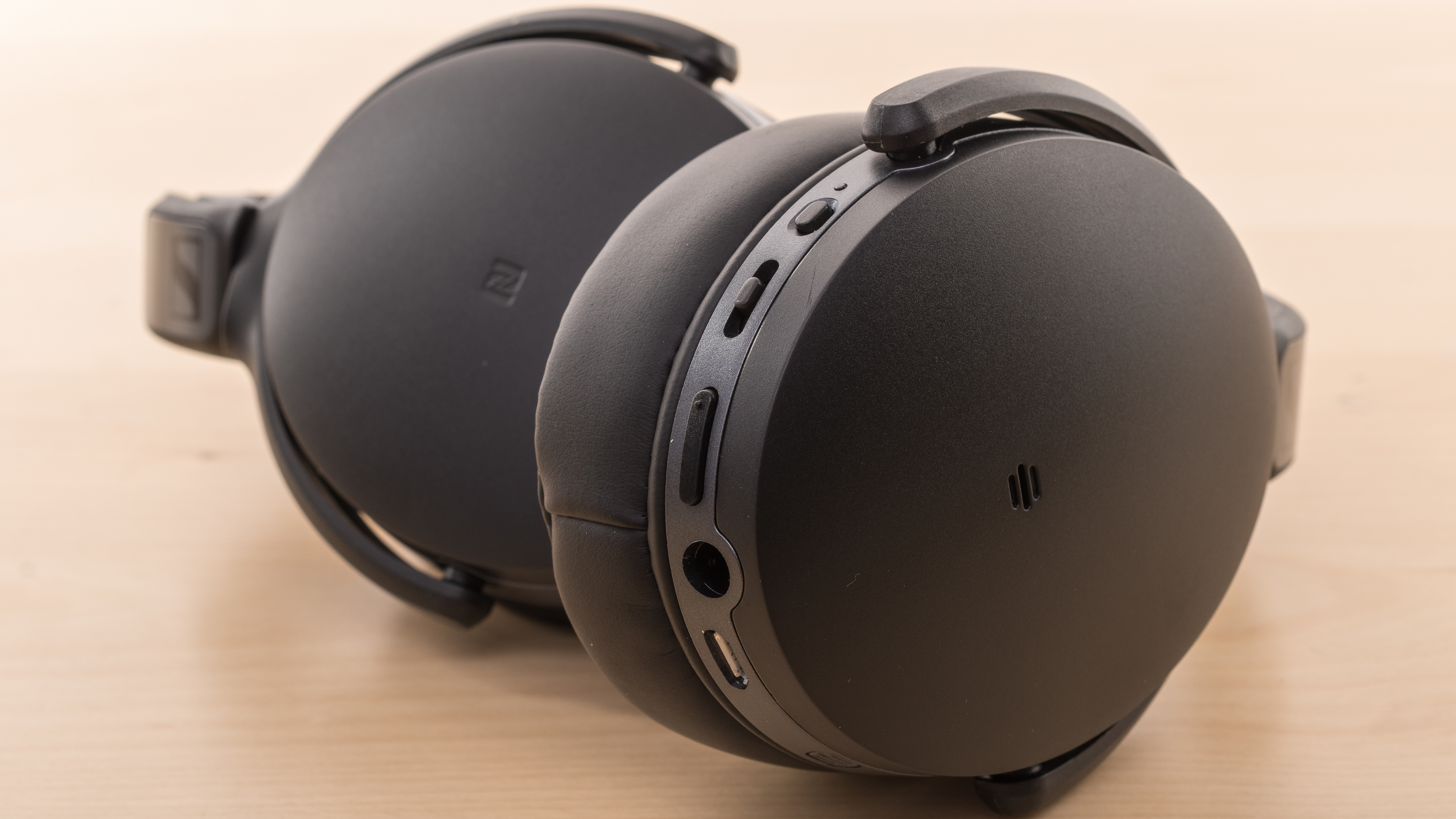 Sennheiser HD 4.40 BT Wireless Review - RTINGS.com