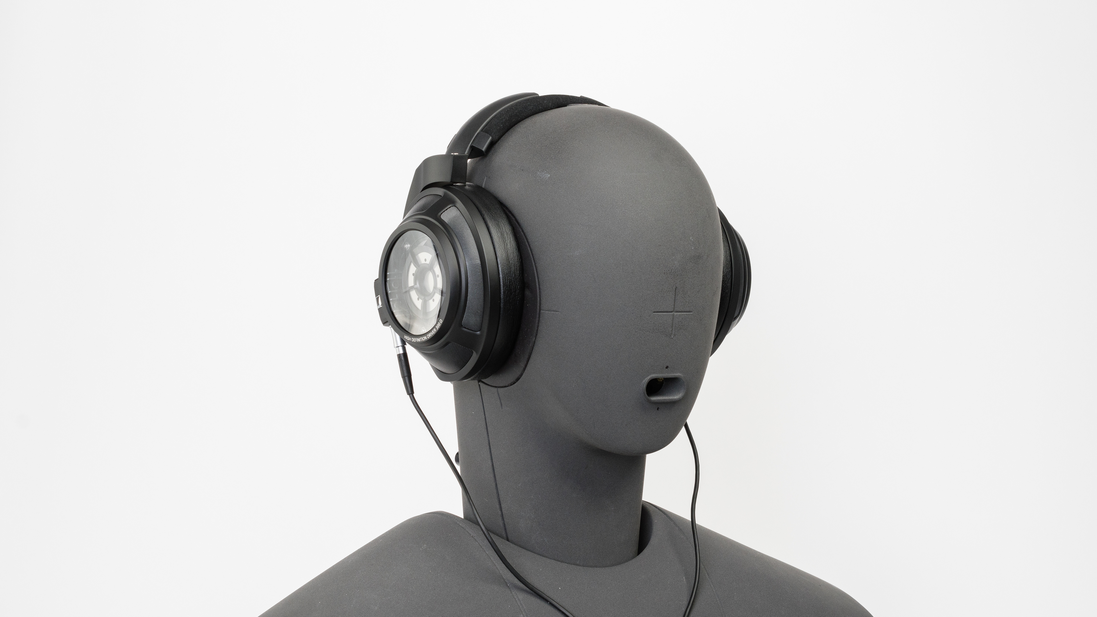 Sennheiser HD 820 Review - RTINGS.com