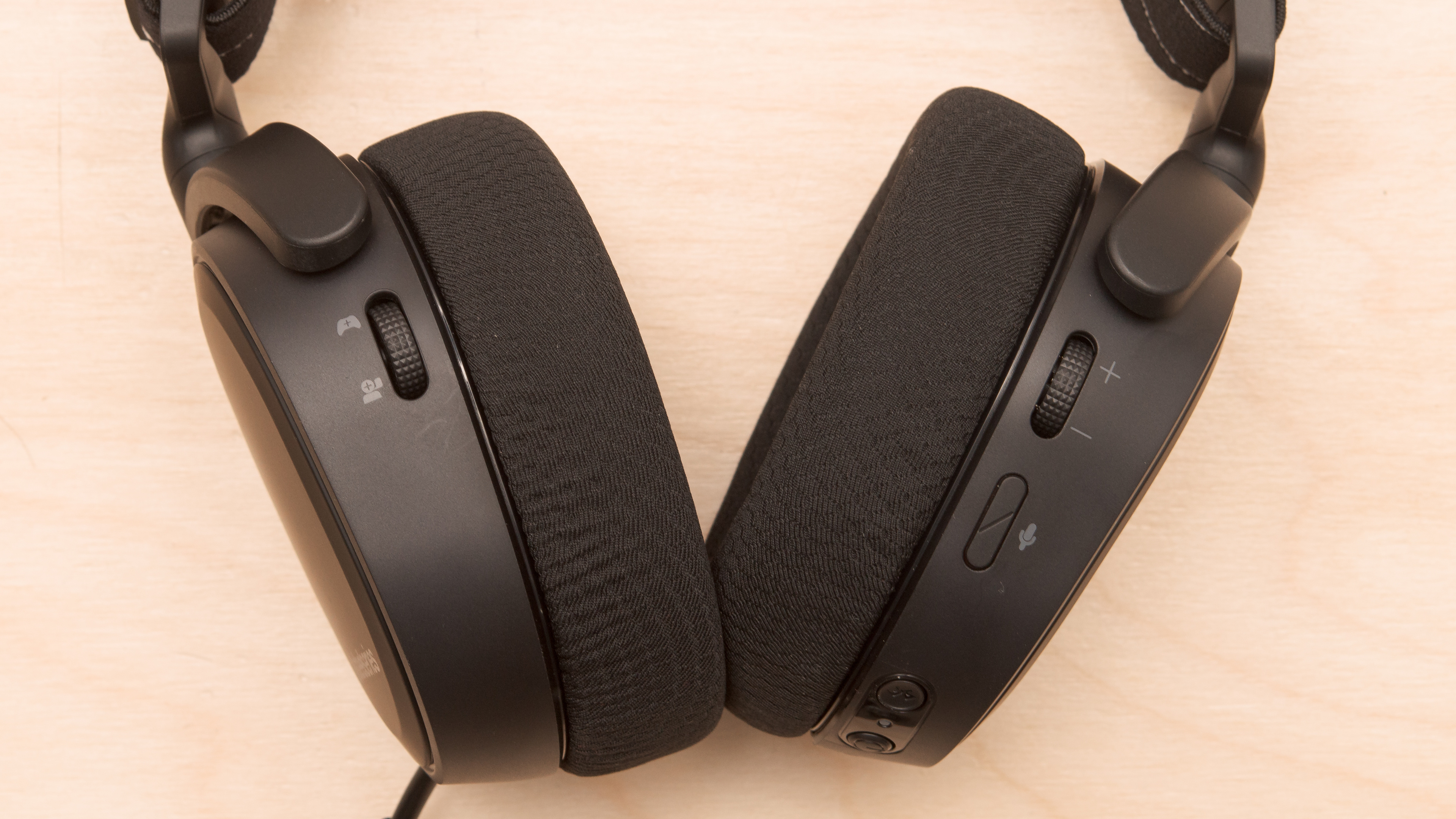 SteelSeries Arctis 9 Wireless Review - RTINGS.com