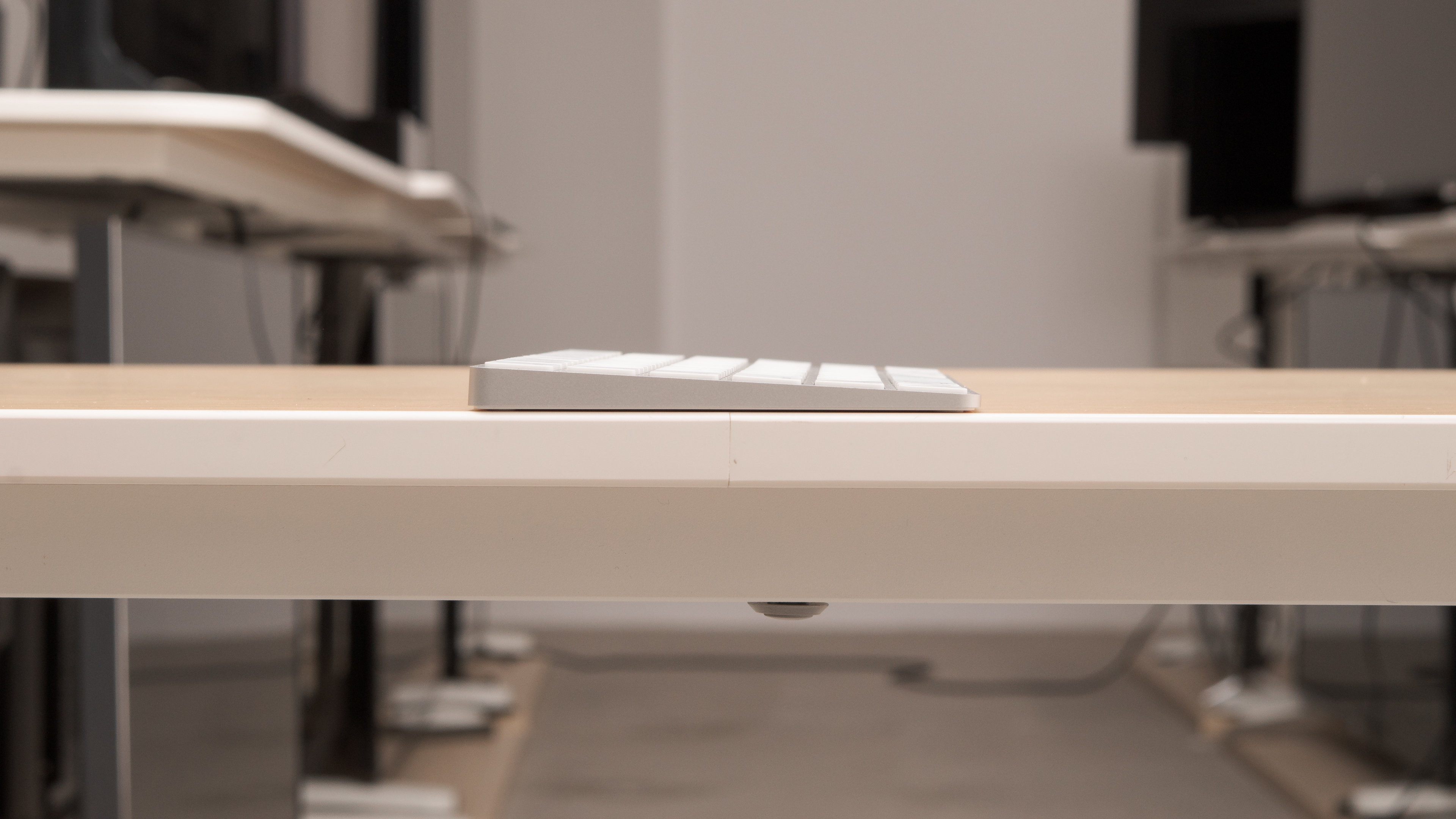 Logitech MX Keys VS Apple Magic Keyboard in 2021 Side By Side Comparison Digiva